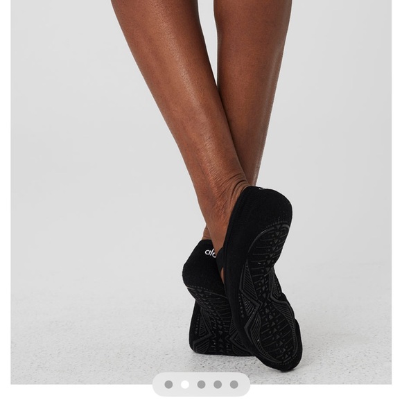 ALO Yoga Black Barre Socks - Picture 4 of 7